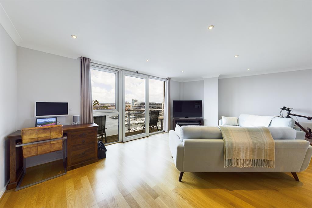 Sundowner, Channel Way, Southampton Zhunterssouthampt0000625756