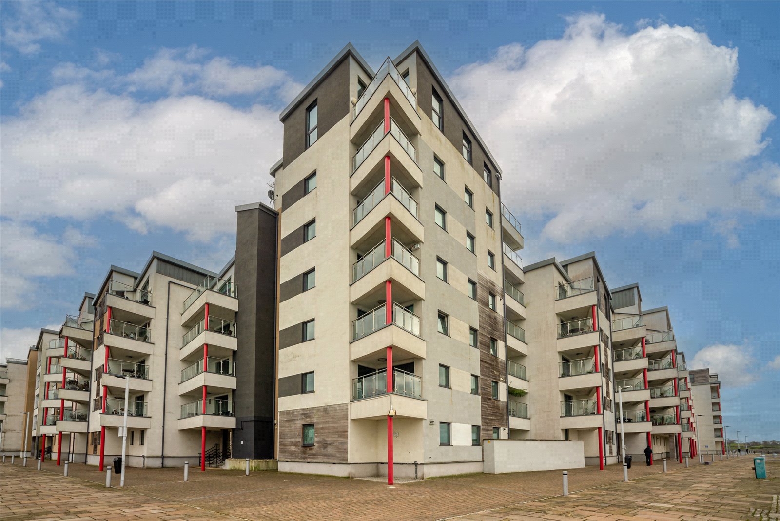 Doc Fictoria, Caernarfon, Gwynedd Waterside Properties