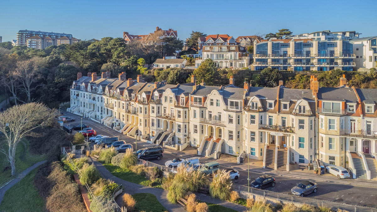 Undercliff Road, Spa, Bournemouth, Dorset, BH5 1BL 279709