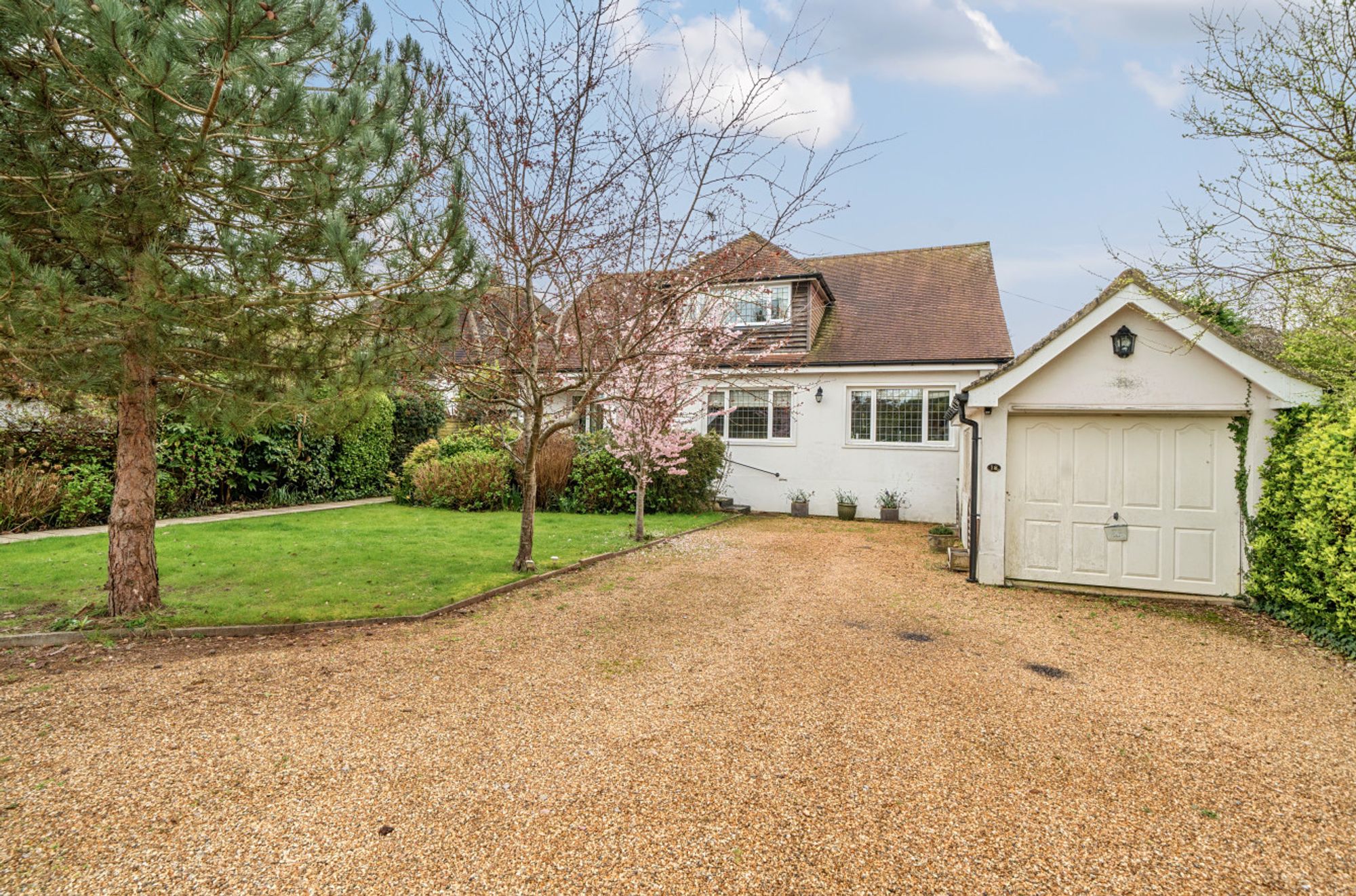 West Close, MiddletonOnSea, PO22 Waterside Properties